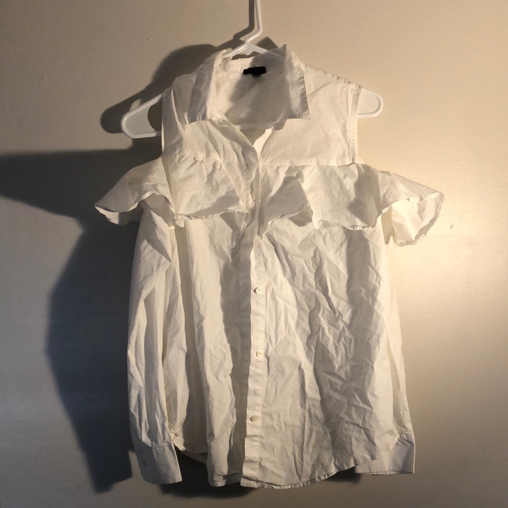 🎉 4/$20 Ruffle cold shoulder blouse